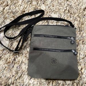 Kipling crossbody purse